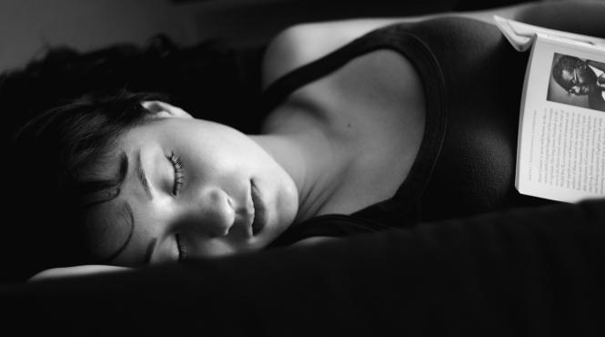 8 ore de somn irelevante daca nu ai un program regulat