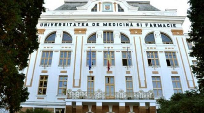 steagurile celor 47 de state din care provin studentii umfst targu mures arborate de ziua natiunilor