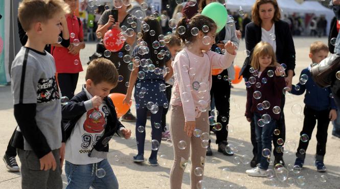 galerie foto noaptea cercetatorilor europeni