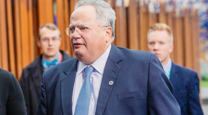 ministrul de externe al greciei a demisionat dupa o disputa in guvern privind macedonia