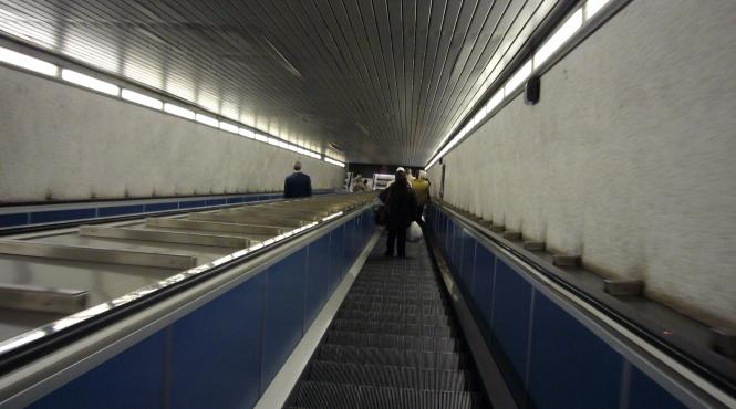 accident pe o scara rulanta la metroul din roma 24 de persoane spitalizate