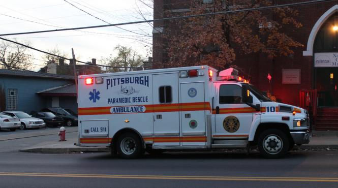 cel putin patru morti intr un schimb de focuri in apropierea unei sinagogi din pittsburgh