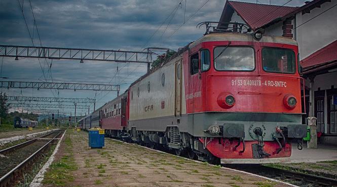 valcea un barbat a murit dupa ce s a aruncat in fata unui tren in halta ostroveni