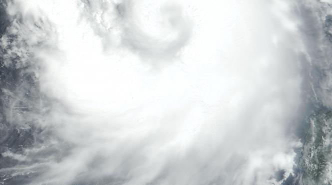 taifunul yutu isi mentine forta pe masura ce se apropie de filipine