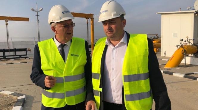 abilitatea comunicarii e una spectacolul politic alta