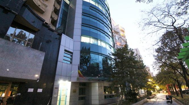 mii de cuponari inselati petrolistii lui ceausescu imbogatiti de un faliment