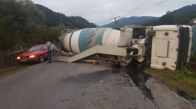 o betoniera s a rasturnat pe un drum judetean din bistrita nasaut