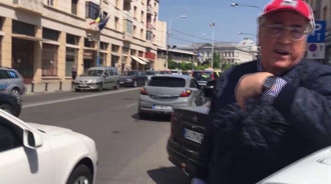 pumni si picioare in craiova pe locurile de parcare trei politisti au fost loviti