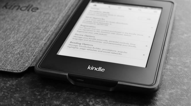 kindle ul paperwhite cartea pe care o poti citi in cada