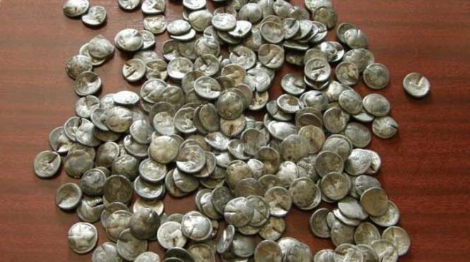 mures un important tezaur din perioada dacica descoperit in comuna ernei
