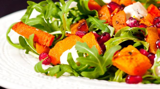 salata delicioasa cu dovleac si rucola