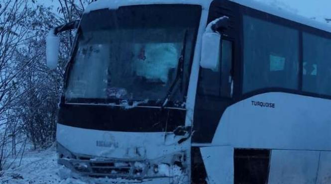 accident intre un autobuz si un autoturism in olt doua persoane au fost ranite
