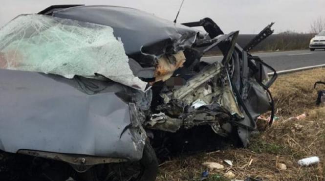 un nou accident mortal in constanta un camion a facut praf o masina soferul a murit intre fiare