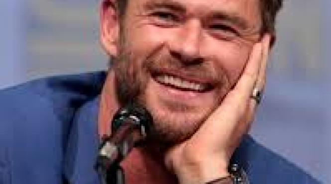 o femeie maritata din siberia a fost inselata cu 15 000 de dolari ea dorea sa il intalneasca pe chris hemsworth