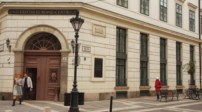 universitatea central europeana este fortata sa paraseasca budapesta