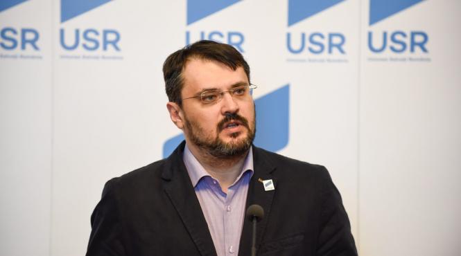 fundatiile si beneficiarii reali