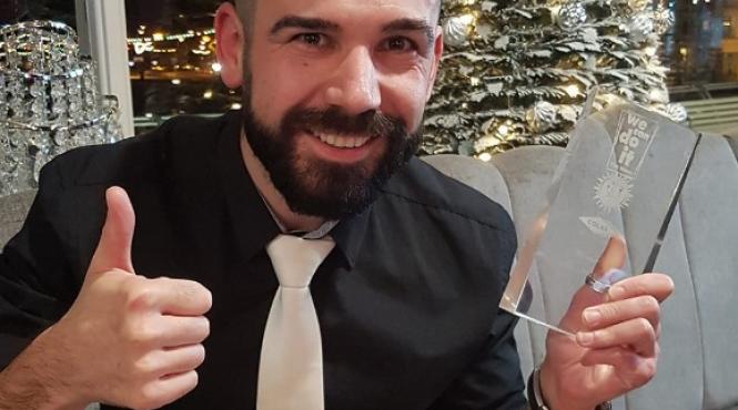 un frizer roman premiat in marea britanie