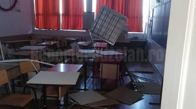 tavan prabusit peste elevi intr o clasa din buzau
