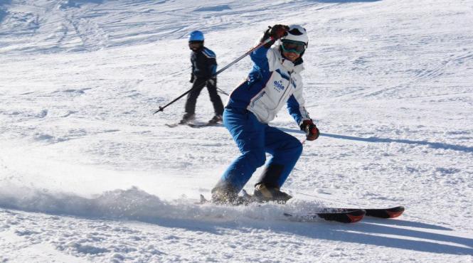 vesti excelente se schiaza pe toate partiile din poiana brasov