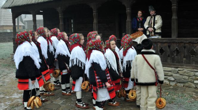 festival de datini si obiceiuri de craciun si anul nou la muzeul satului din bucuresti