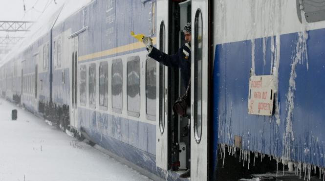 dezastru garantat cfr repara trenurile cu piese second hand