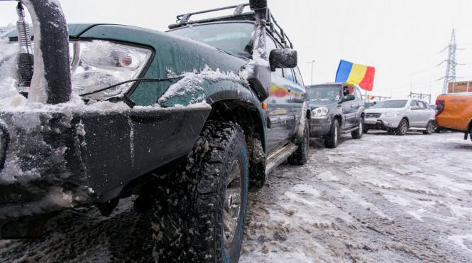 in munti mos craciun ajunge cu 4x4