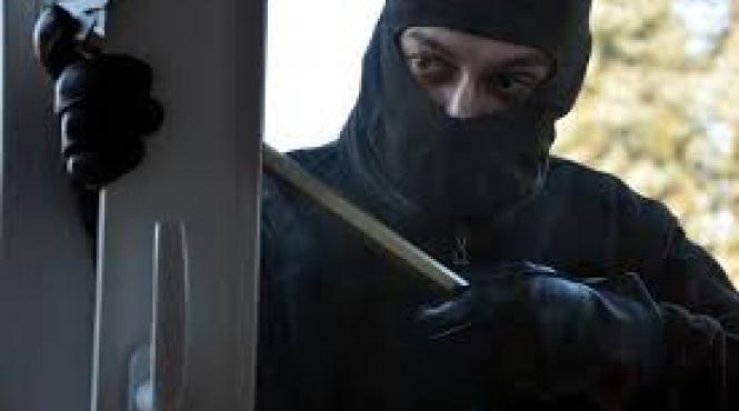 mai multi barbati din sibiu au fost arestati preventiv dupa ce au furat din sapte cabane din cartisoara