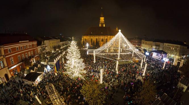 primarii au facut concurs de ghirlande si patinoare