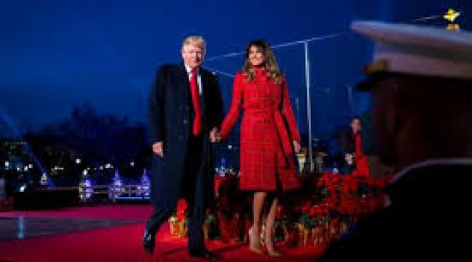 donald si melania trump din nou in rolul de mesageri ai lui mos craciun