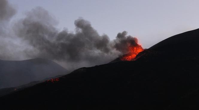 zona vulcanului etna zguduita de un seism