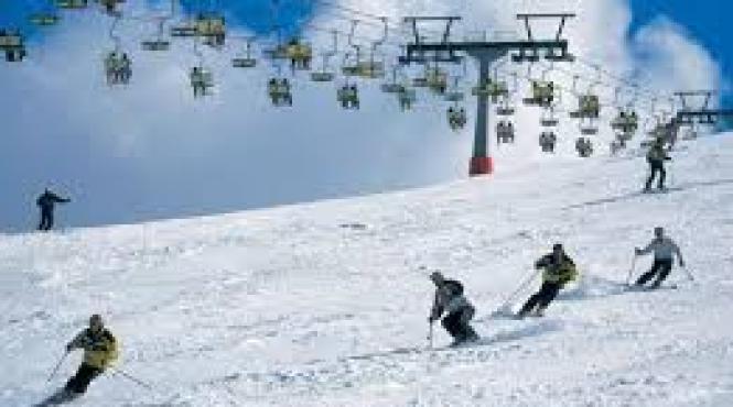 peste 10 kilometri de partii la sureanu si arieseni cu zapada de peste o jumatate de metru