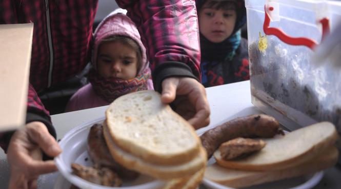 combaterea saraciei cu ajutoare sociale 7 milioane de romani s au culcat flamanzi