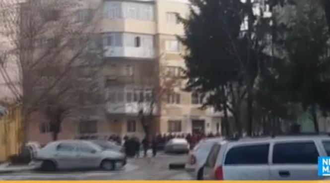 alarma in pitesti dupa descoperirea unui colet suspect mai multe scari de bloc au fost evacuate