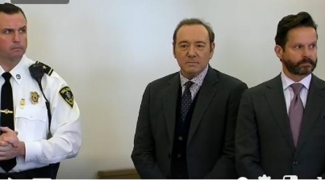 kevin spacey audiat pentru agresarea unui adolescent