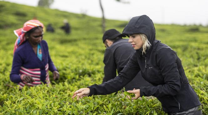 jojo a tinut un jurnal pentru copiii ei in asia express