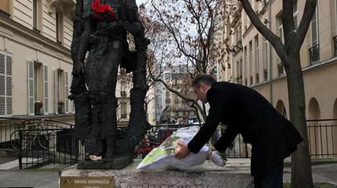mihai eminescu omagiat si la paris