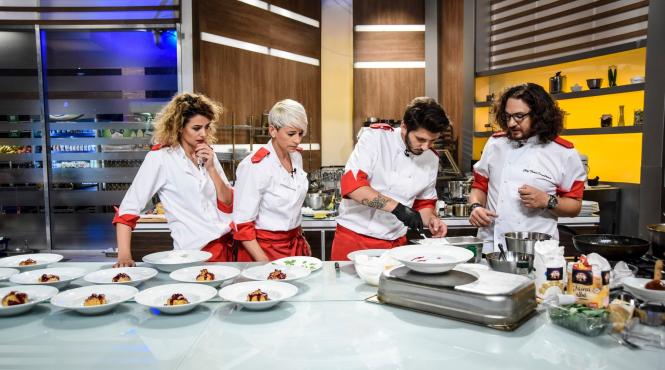 semifinalistii sezonului 6 chefi la cutite se aleg in aceasta seara