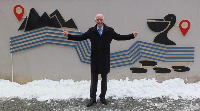 video ambasadorul germaniei la bucuresti a recitat din eminescu in romana si in germana