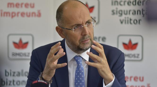 asaltul udmr asupra guvernului