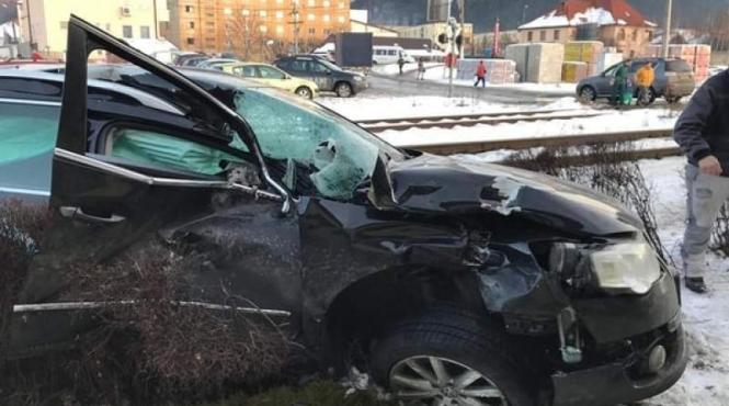 o masina a fost lovita de tren in vaslui