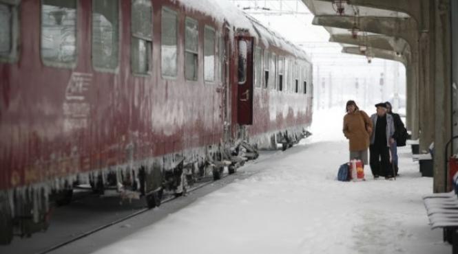 circulatia trenurilor adaptata conditiilor meteo nefavorabile in jumatatea de sud a tarii si la intrarea in bucuresti