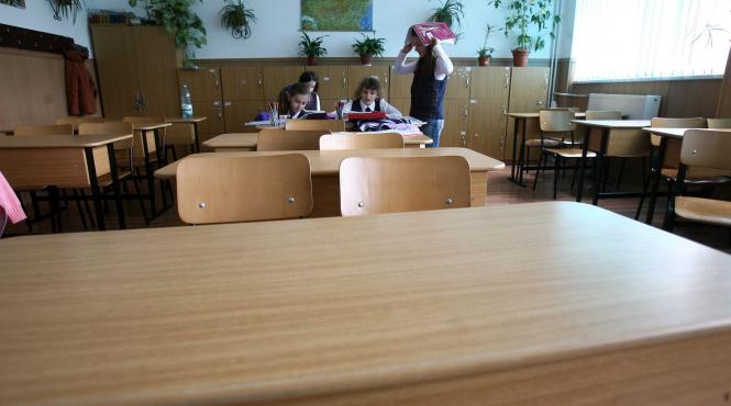 valcea 1 500 de profesori solicita acordarea sporului de suprasolicitare neuropsihica intregului personal didactic