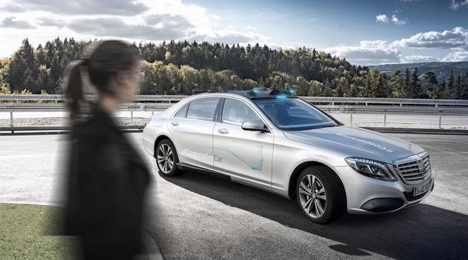 propunere mercedes comunicarea masina pieton