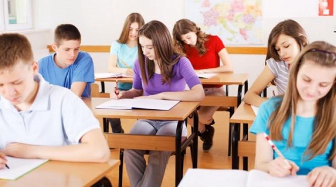 e oficial structura anului scolar 2019 2020 scoala debuteaza pe 9 septembrie iar semestrul al ii lea incepe dupa vacanta de iarna
