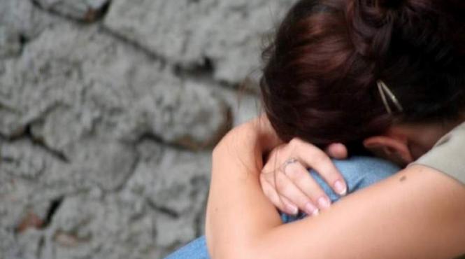 o adolescenta de 13 ani a sesizat politia ca ar fi fost violata de doi necunoscuti in medias