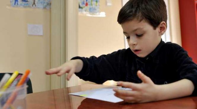 mai multe organizatii vor gasi noi solutii pentru sprijinirea copiilor autisti
