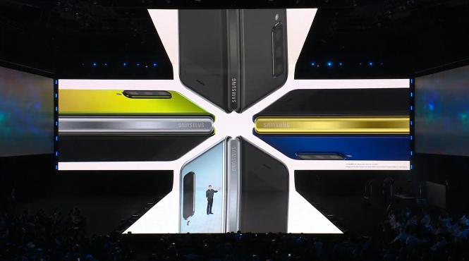 samsung a aratat noul galaxy fold telefonul care se deschide