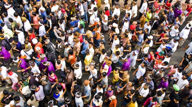 peste 230 de milioane de pelerini s au imbaiat ritualic la un festival din india