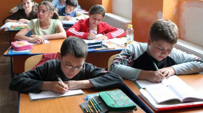 ce spune invatatorul de la iasi dupa ce s a spus ca a corectat gresit o lucrare