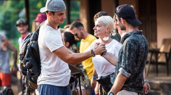 serban copot reintra in competitie alaturi de george vintila iar anca si teodor parasesc asia express drumul elefantului